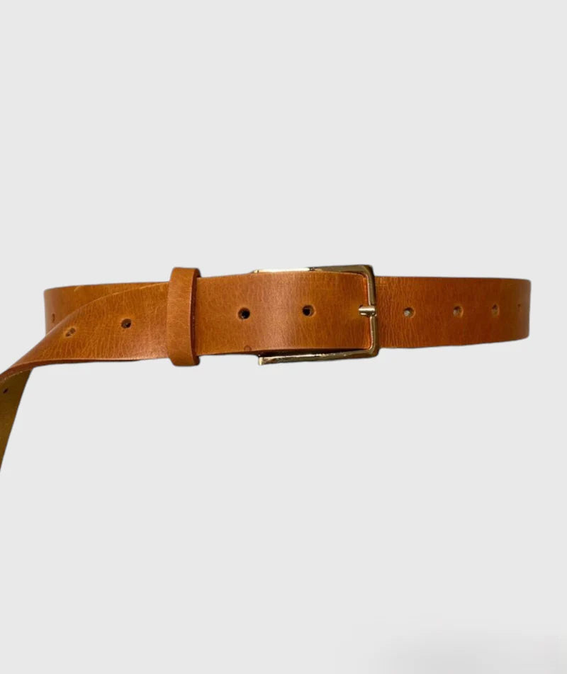 Chic Horizon Leather Belt - Cognac